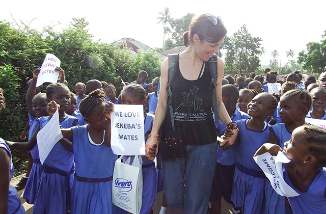 Monica Olioso e i Compagni di Jeneba onlus in Sierra Leone