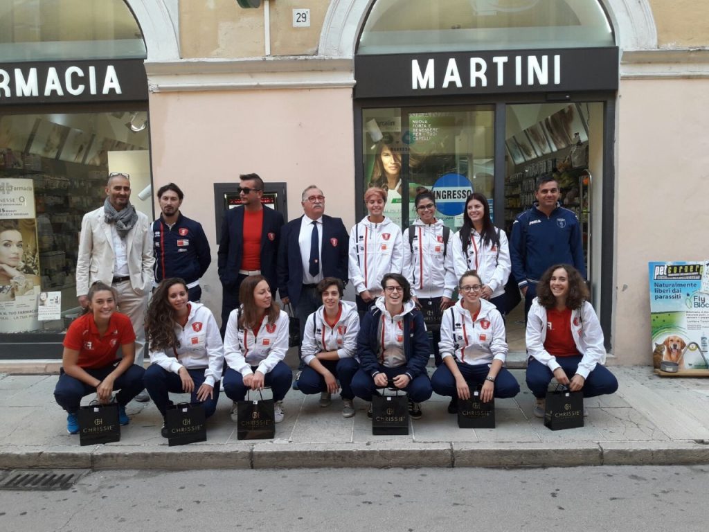 La Jesina Calcio femminile presentata alla Farmacia Martini