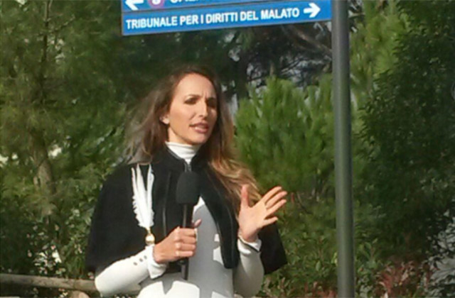 Chiara Squaglia, inviata a Senigallia per il tg satirico Striscia la Notizia