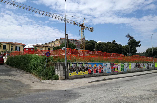 I lavori sulla collina del seminario in via Cellini per la realizzazione di un parcheggio in struttura