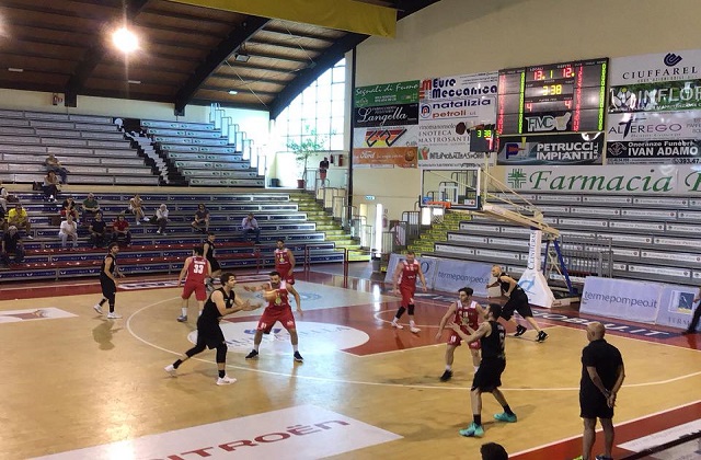 Un'immagine del match tra Luciana Mosconi e Aquila Basket