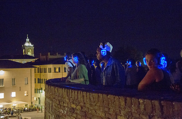 Lo spettacolo alla Rocca roveresca di Senigallia. Foto di Giorgio Pergolini