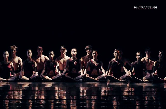 Lo spettacolo di danza "Mediterranea" portato in scena dalla Daniele Cipriani Entertainment
