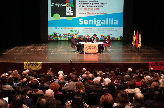 L'incontro di Libera con don Luigi Ciotti al teatro La Fenice di Senigallia