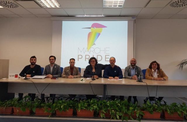 Marche Pride, ad Ancona il primo grande corteo per i diritti della comunità Lgbt