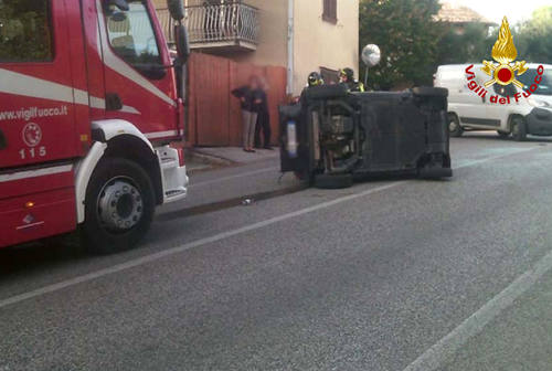 Incidente stradale a San Biagio: auto rovesciata, conducente in ospedale