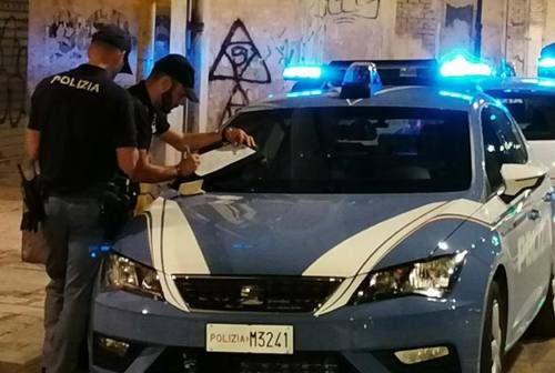 Ancona, tenta furto al distributore di bevande: 33enne arrestato dalla Polizia