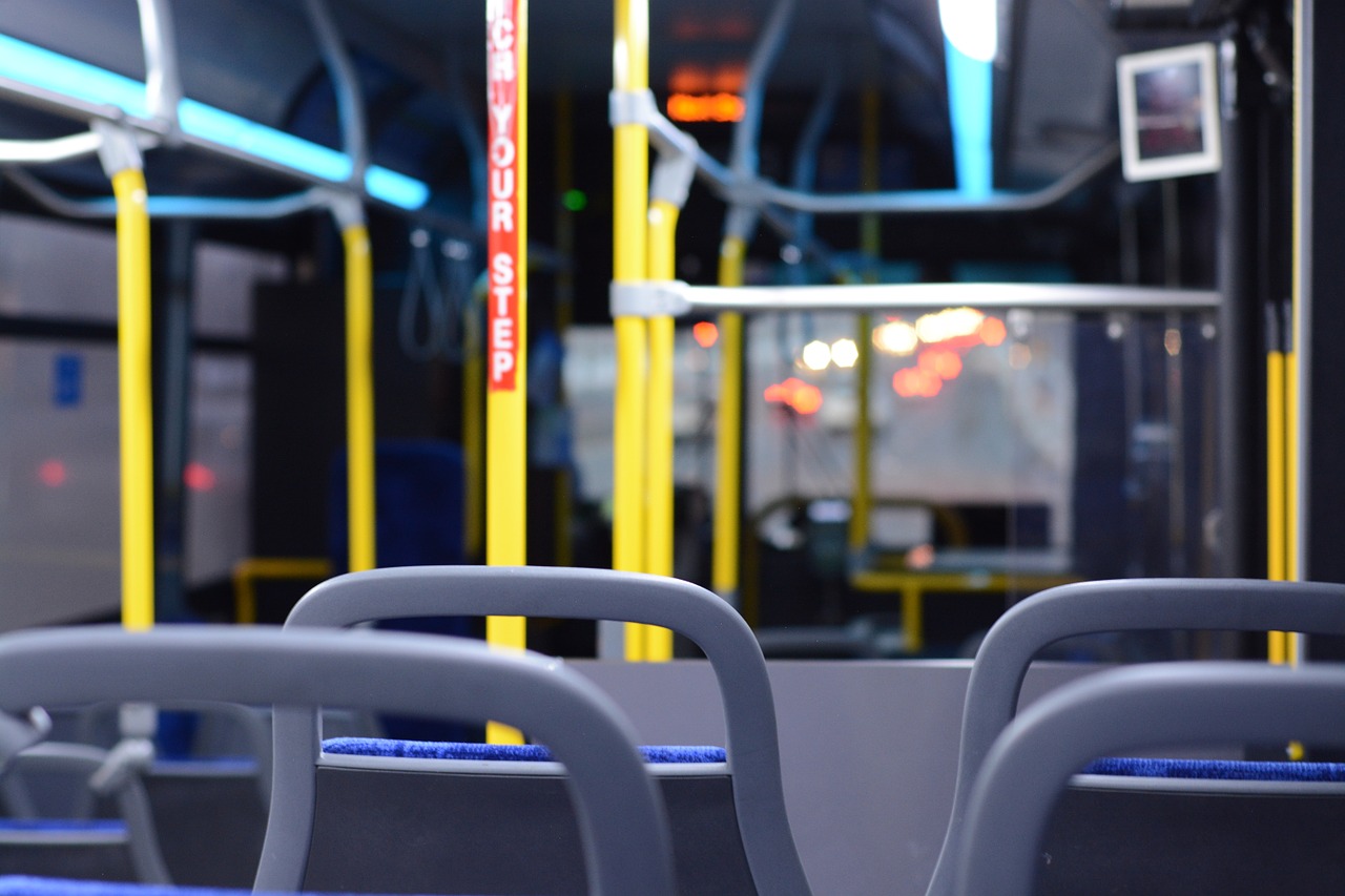 Autobus, trasporto scolastico, trasporto pubblico locale