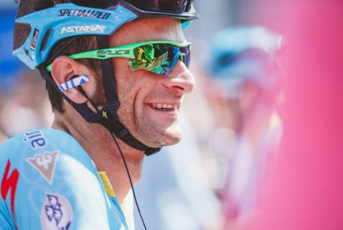 Il Giro d’Italia saluta Filottrano e porta nel cuore il campione Michele Scarponi
