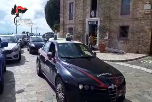 Osimo, vede la mamma caduta in casa dalla webcam: soccorsa dai carabinieri
