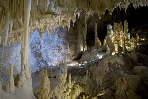 Genga: circa 270mila visitatori alle Grotte di Frasassi nel 2022. Superato il fatturato pre-Covid