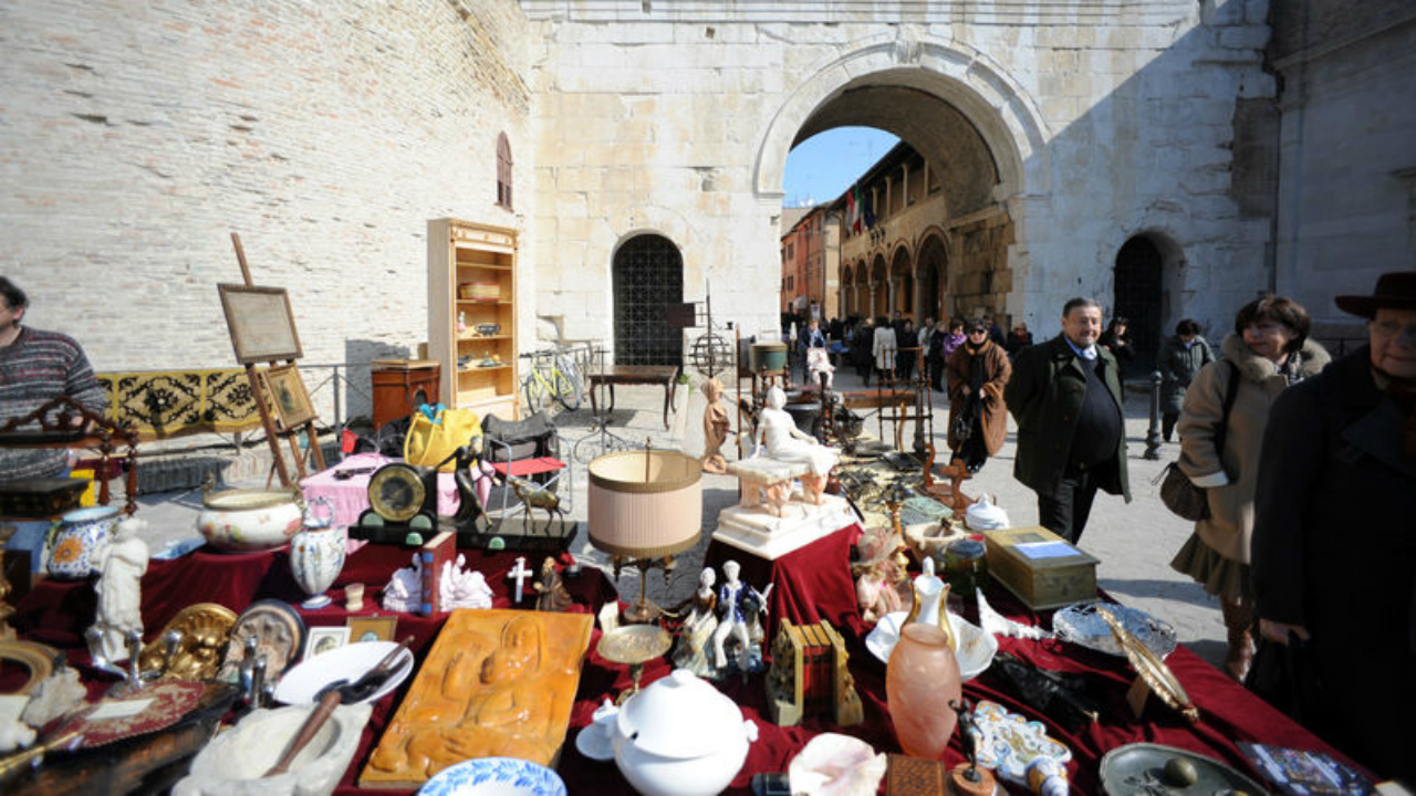 mercato dell’antiquariato a Fano