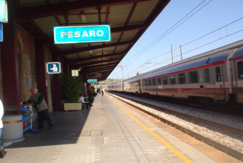 Blocco delle stazioni ferroviarie, anche Pesaro nel mirino dei No Green pass