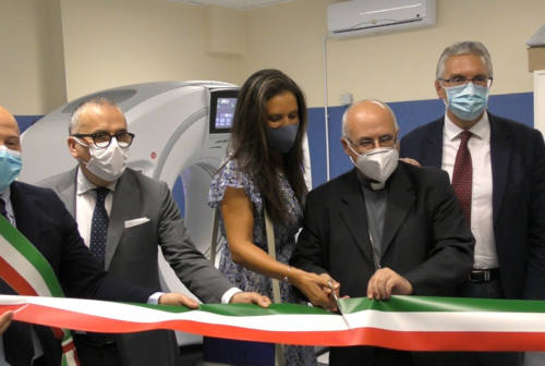Taglio del nastro per la nuova Tac dell’ospedale di Camerino: «Vicini alle popolazioni dell’entroterra»