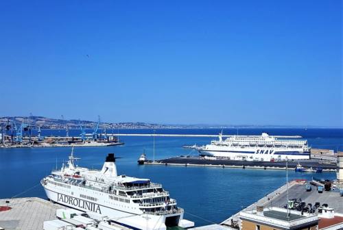 Authority e porto di Ancona, Mangialardi contro Acquaroli: «Tentativi imbarazzanti di addossare responsabilità ad altri»