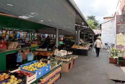 Pesaro, via ai lavori al San Domenico: obiettivo tutelare i commercianti del mercato delle erbe