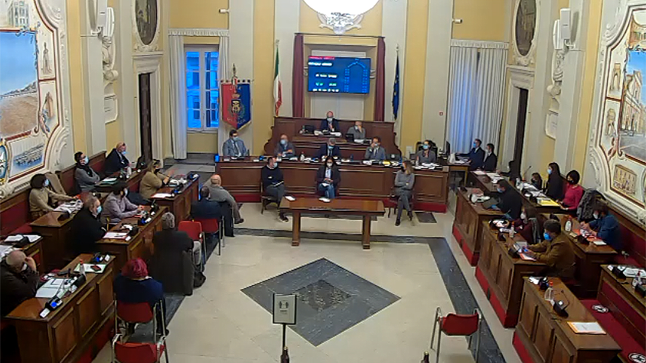 La seduta del consiglio comunale di Senigallia del 26 novembre 2020: tra i temi anche il bilancio previsionale