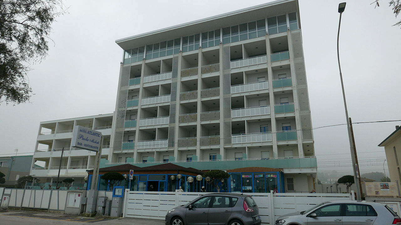 All'hotel Atlantic di Senigallia è stato predisposto il covid hotel per accogliere i positivi dagli ospedali di Ancona e Pesaro Urbino