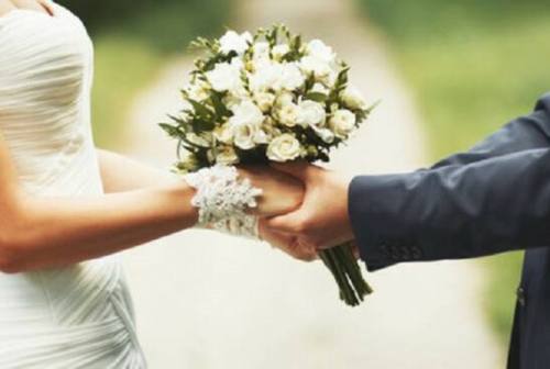 Cerimonie matrimoniali ai nastri di partenza: riparte il wedding ma i rincari pesano