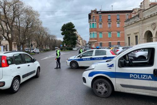 Ancona, bilancio di ferragosto: la polizia locale stacca cento sanzioni per irregolarità stradali