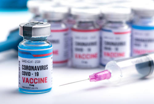 Mercato nero vaccini Covid, Grucci della Polizia Postale: «Fenomeno attenzionato, diffidare più che mai»
