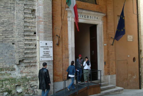 Università di Macerata verso il voto per il nuovo rettore: Spigarelli e McCourt ufficializzano le candidature