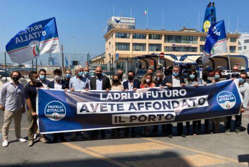 Authority, flash mob e interrogazione di Fratelli d’Italia al ministro Giovannini. Prisco: «Più risorse dal Pnrr»