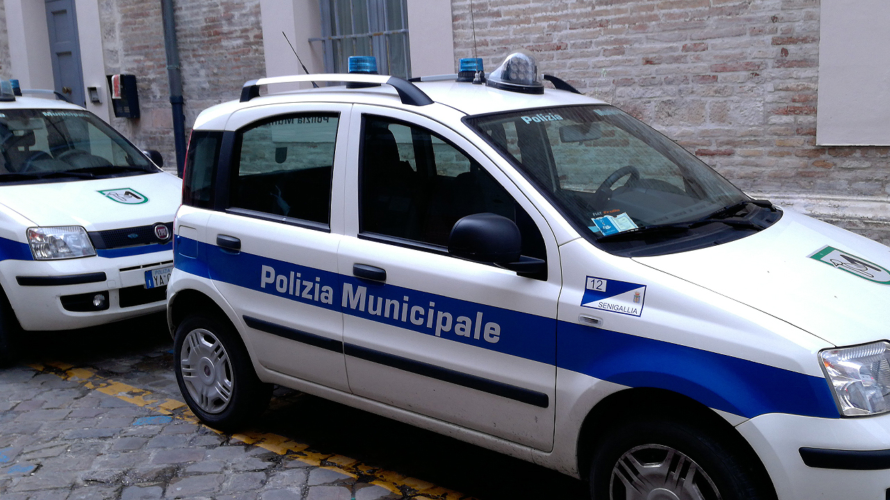 Pattuglia, polizia municipale, Polizia locale, Senigallia, controlli