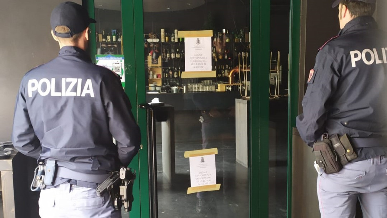 I controlli della Polizia hanno portato alla chiusura per cinque giorni di un locale di Ostra Vetere