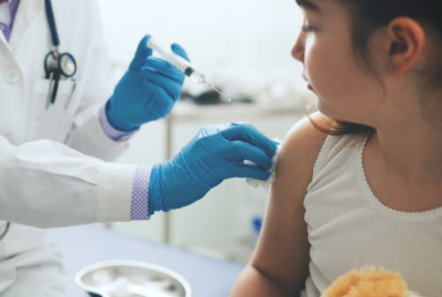 Vaccino 5-11 anni, cosa sapere dopo l’ok dell’Aifa. La pediatra: «Prendere il covid è peggio»