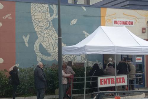 Vaccini in calo e fine dell’emergenza: pronti a smantellare l’hub di San Benedetto, resta operativo Ascoli