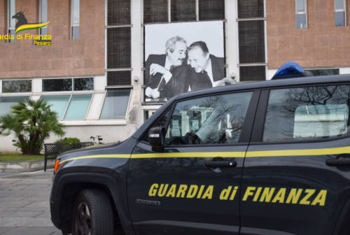Appalti pubblici e frodi: denunciati 3 funzionari e 4 imprenditori a Pesaro