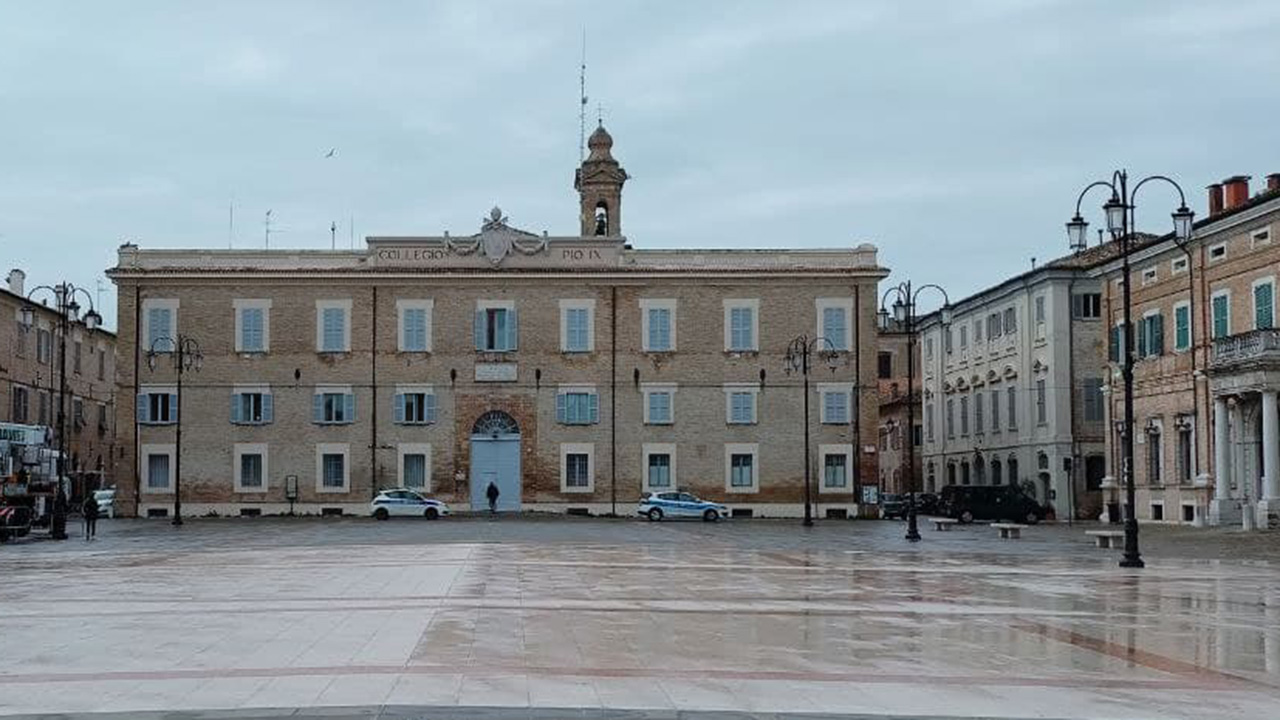 La sede del comando della Polizia Locale di Senigallia, in piazza Garibaldi