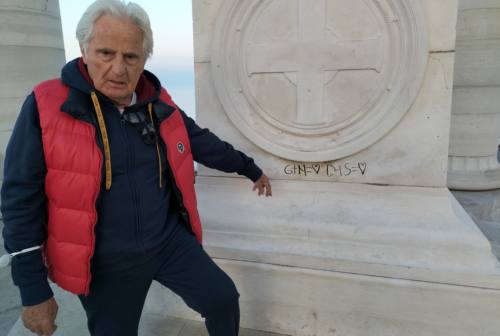 Ripulito e già imbrattato: ad Ancona non c’è pace per il Monumento ai Caduti del Passetto