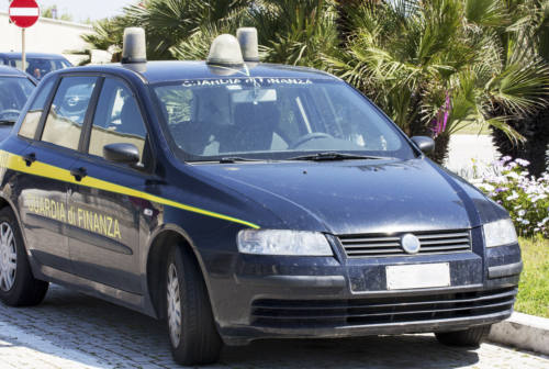 Frode all’Iva sulle auto usate e fatture false per 550mila euro: concessionario del fermano nel mirino della Finanza