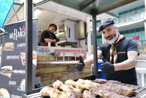 Recanati, dalle olive ascolane all’asado argentino: prelibatezze dal mondo allo Street food festival