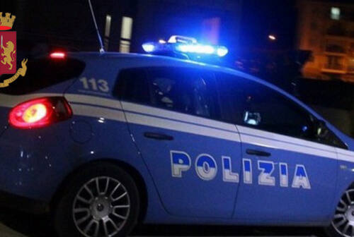 Tentata rapina in viale don Bosco a Macerata, giovane aggredisce il proprietario con spray urticante: arrestato