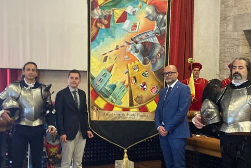 Ad Ascoli è tempo di Quintana: presentato il Palio per l’edizione di luglio, firmato da Lucia Postacchini