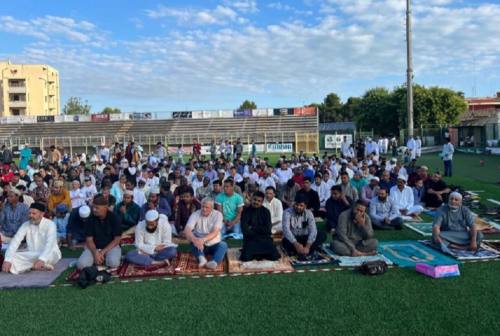 Musulmani in preghiera a Senigallia per la festa del sacrificio