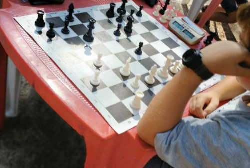 Gli scacchi protagonisti a Jesi. «Più di un gioco, maestro di principi come il controllo dell’impulsività»