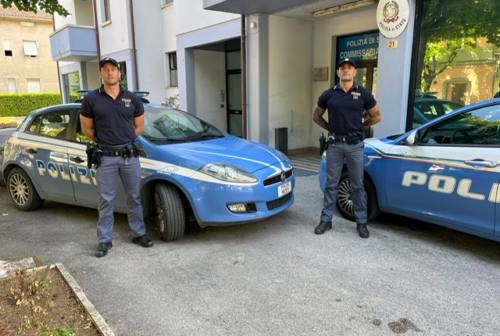 Controlli del sabato sera della polizia a Fabriano: 78 le persone identificate, 22 con precedenti