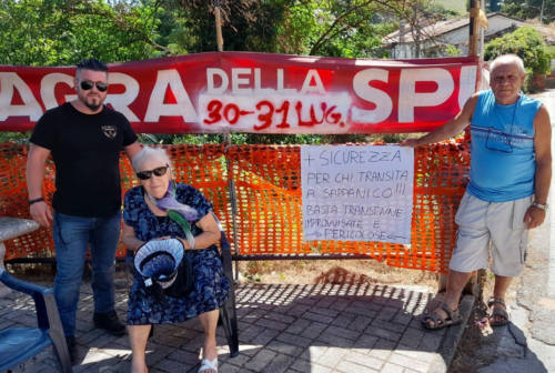 Sit in a Sappanico, i residenti: «Vogliamo sicurezza»
