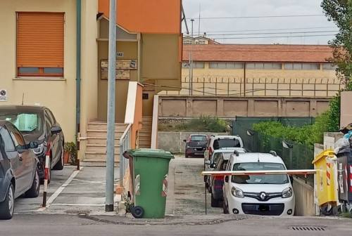Padre e figlio investiti da un treno: Senigallia e Perugia sotto choc. La madre dimessa dall’ospedale