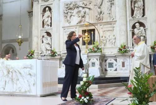 Loreto, il ministro Luciana Lamorgese accende la Lampada per la pace nel mondo
