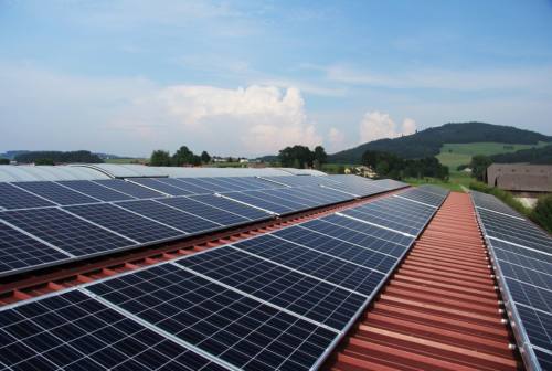 Pesaro, caro bollette: +230% di richieste di installazione di impianti fotovoltaici