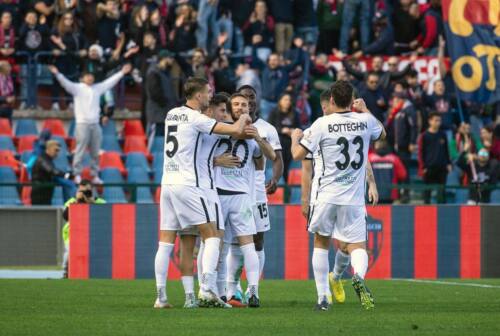 L’Ascoli vince a Cosenza, vola il Südtirol e frena la Reggina: tante sorprese nella domenica di campionato