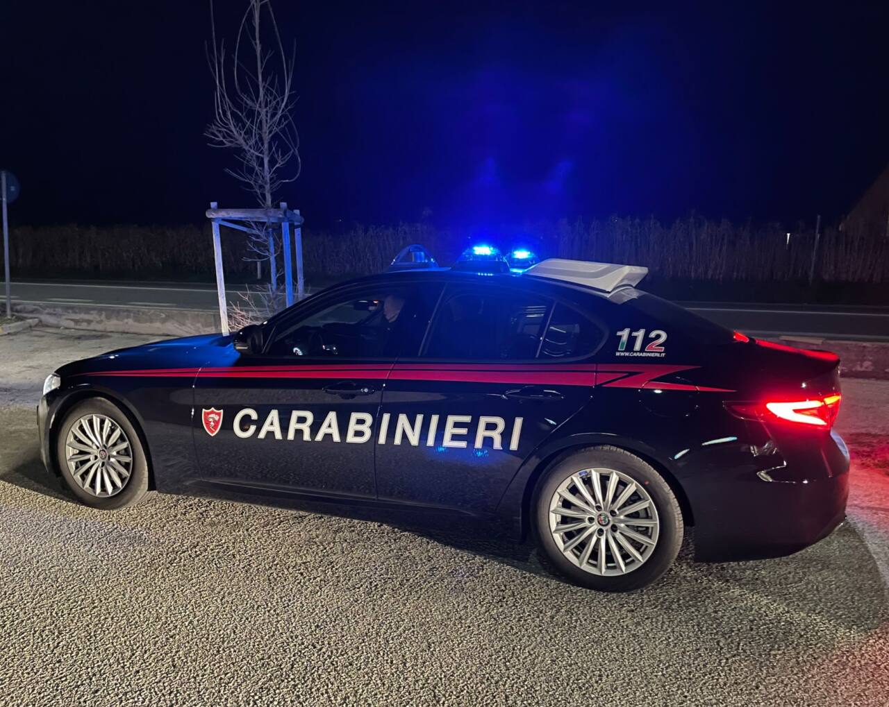 L'auto dei carabinieri di Senigallia impegnati nei controlli del territorio