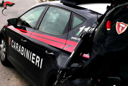 Fermo, anziano solo e malato: intervengono i carabinieri