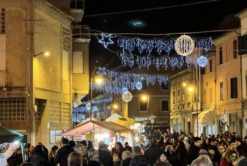 Luminarie, addobbi e condivisione: il Natale 2022 si accende in Vallesina