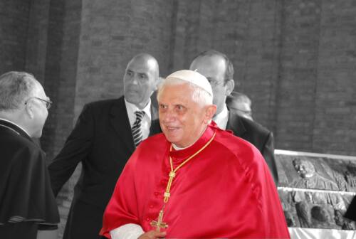 Diocesi di Ascoli in lutto per Benedetto XVI, il vescovo: «Ha rivelato le profondità di Dio»